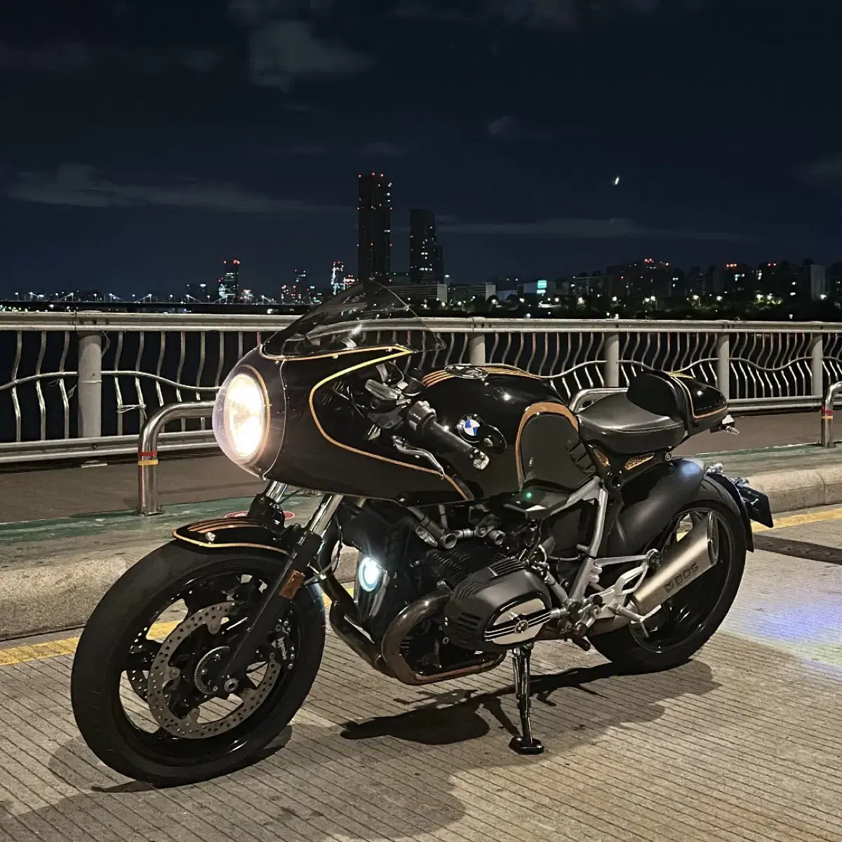 BMW r9t 레이서 알나인티 풀튜닝(급처, 튜닝비만 받겠습니다)